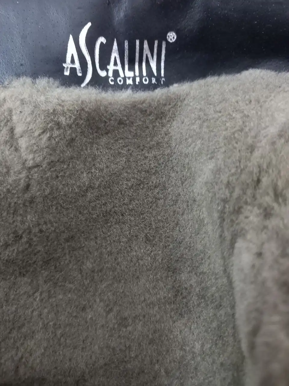 Зимние сапоги 40 размера - Обувь (Одежда) в Сургут