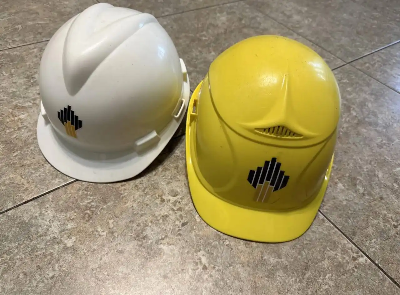 Продам спецодежду и спец обувь в Сургуте - Спецодежда и рабочая обувь (Одежда) в Сургут