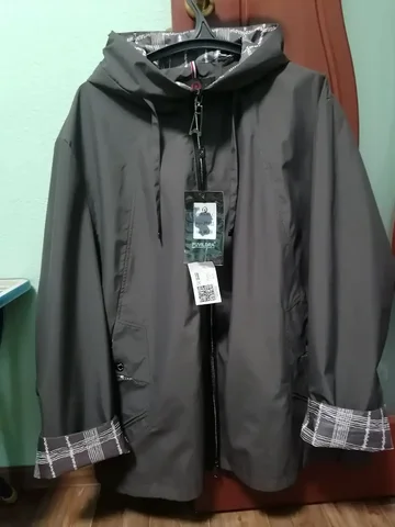 Продажа новой женской ветровки - Головные уборы в Сургут