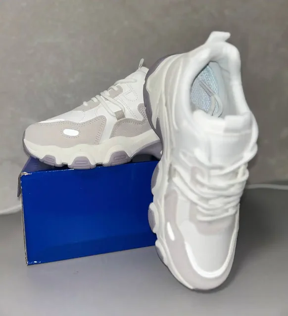 Женские кроссовки новые - Школьная форма в Сургут