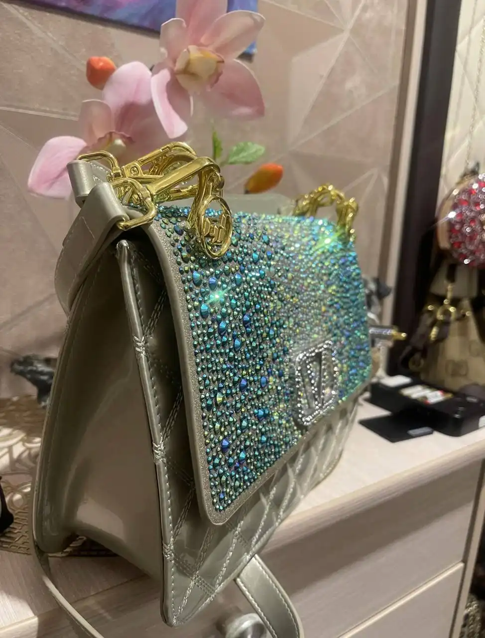 Продам новую фирменную сумку Валентино со стразами - Сумки и аксессуары (Одежда) в Сургут