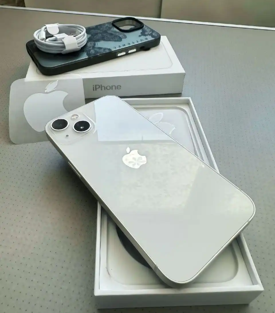 Продам iPhone 13 256 ГБ оригинал полный комплект - Смартфоны (Электроника) в Сургут