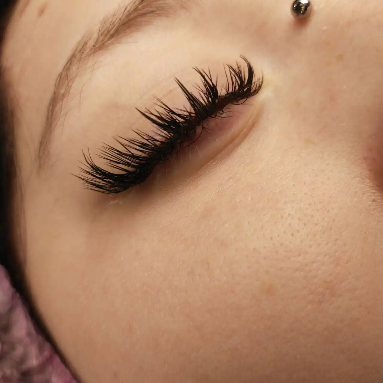 LED наращивание ресниц в салоне - Наращивание ресниц (Услуги) в Белый Яр