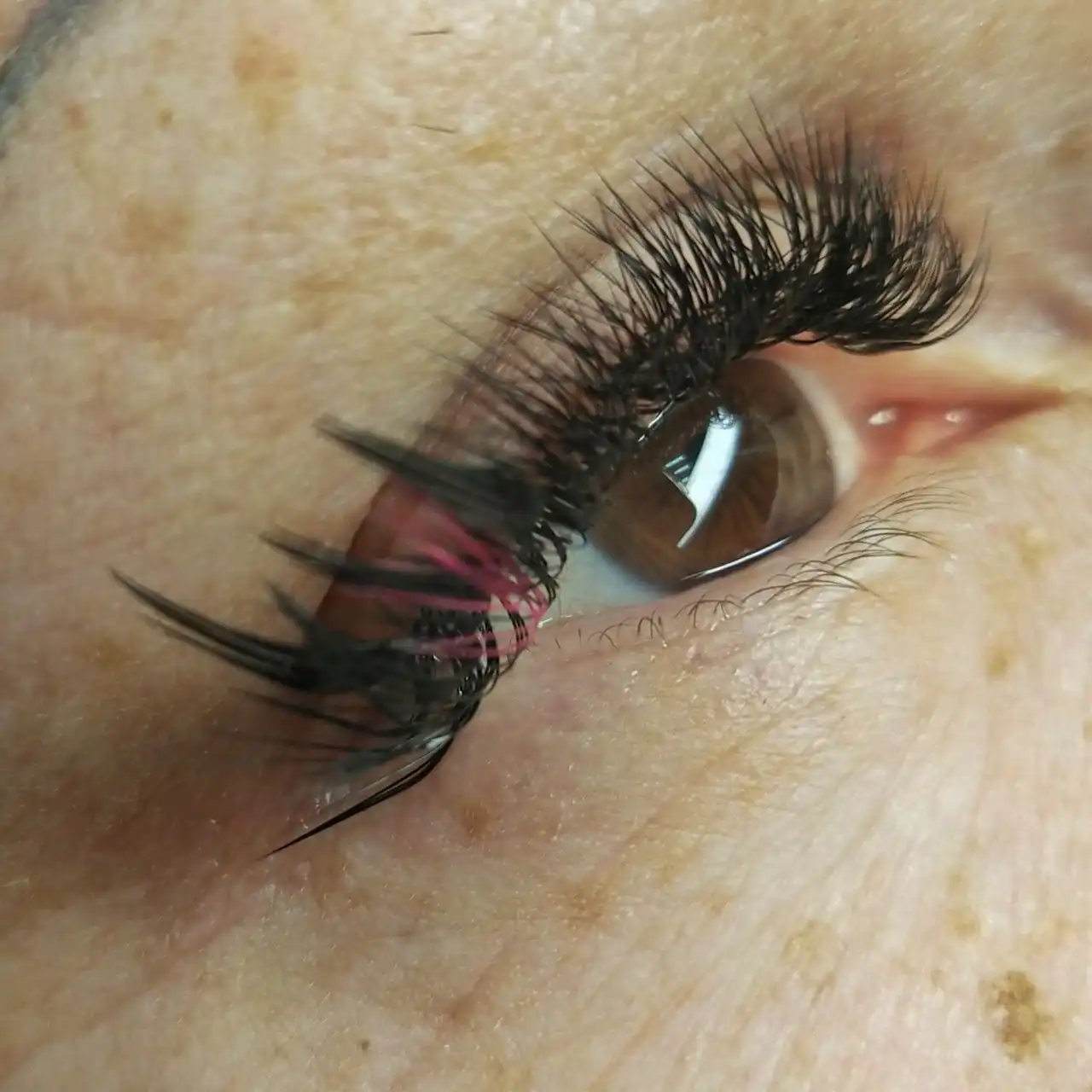 LED наращивание ресниц в салоне - Наращивание ресниц (Услуги) в Белый Яр