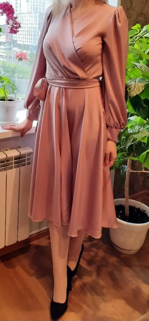 Продам платье размер 46 - Женская одежда (Одежда) в Сургут