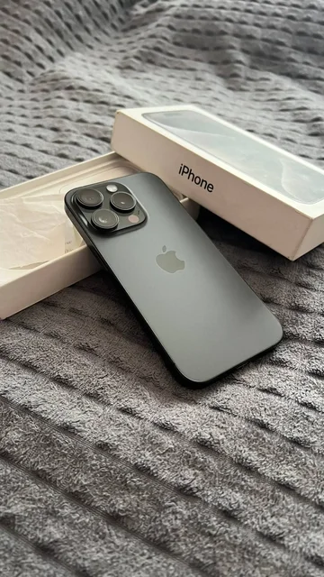 Продам iPhone 15 Pro 128GB черный титан - Мобильные телефоны в Сургут