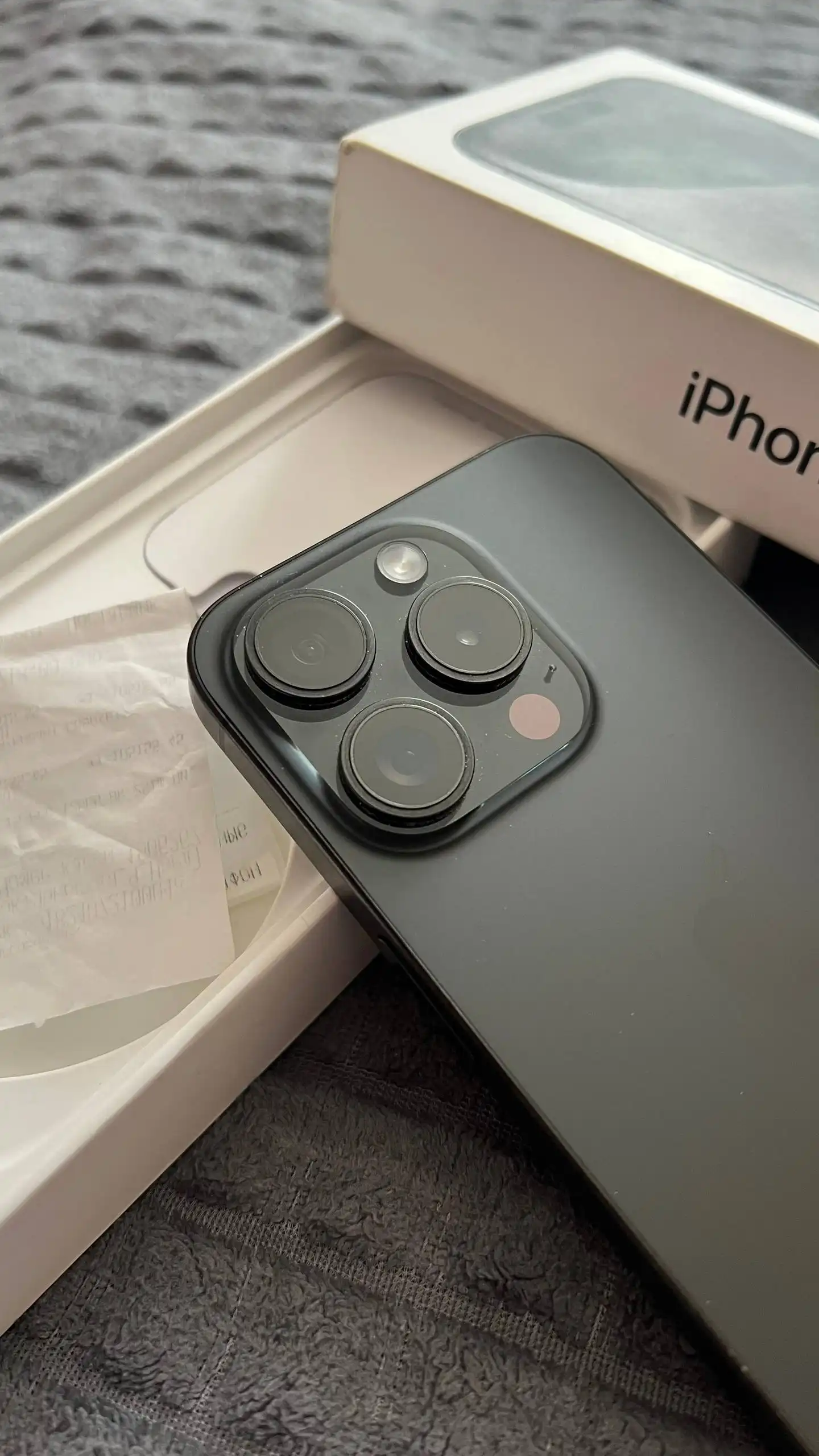 Продам iPhone 15 Pro 128GB черный титан - Смартфоны (Электроника) в Сургут