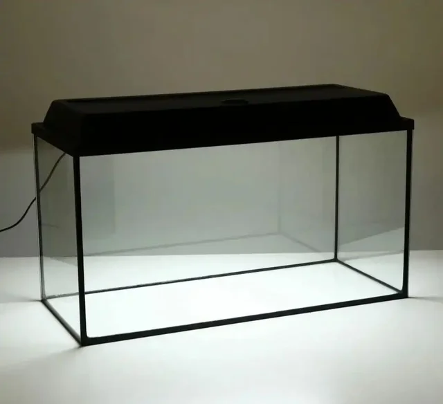 Аквариум с крышкой 35-40 л с лампами - Настольные игры в Сургут
