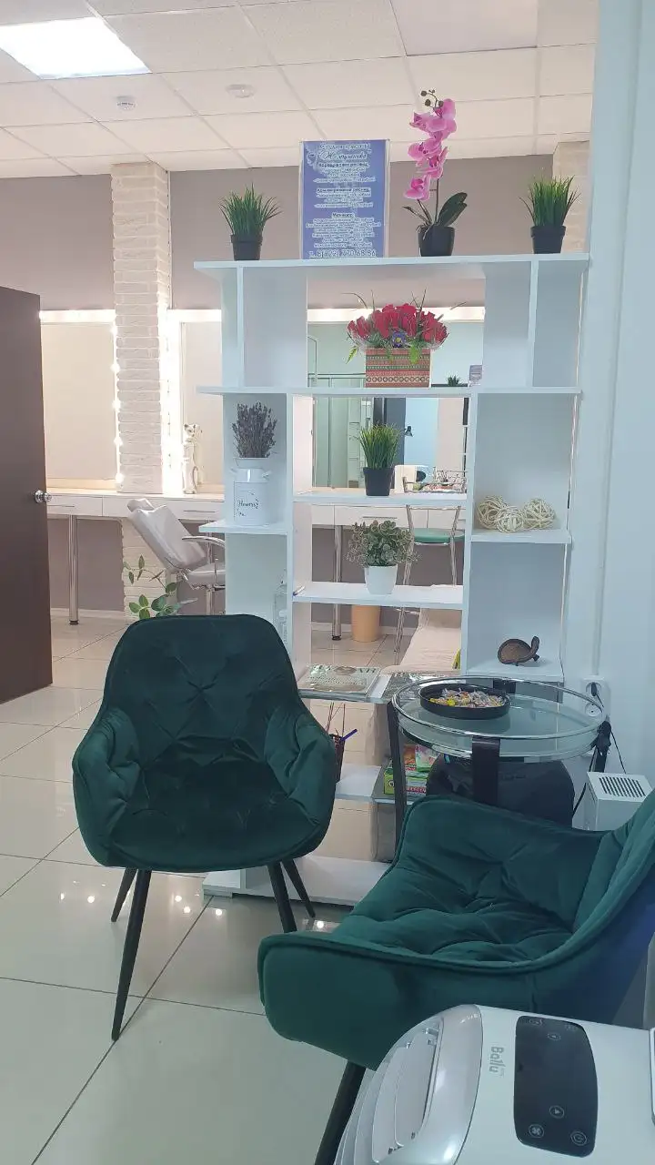 Сдается рабочее место для специалистов красоты - Аренда рабочего места (Услуги) в Сургут