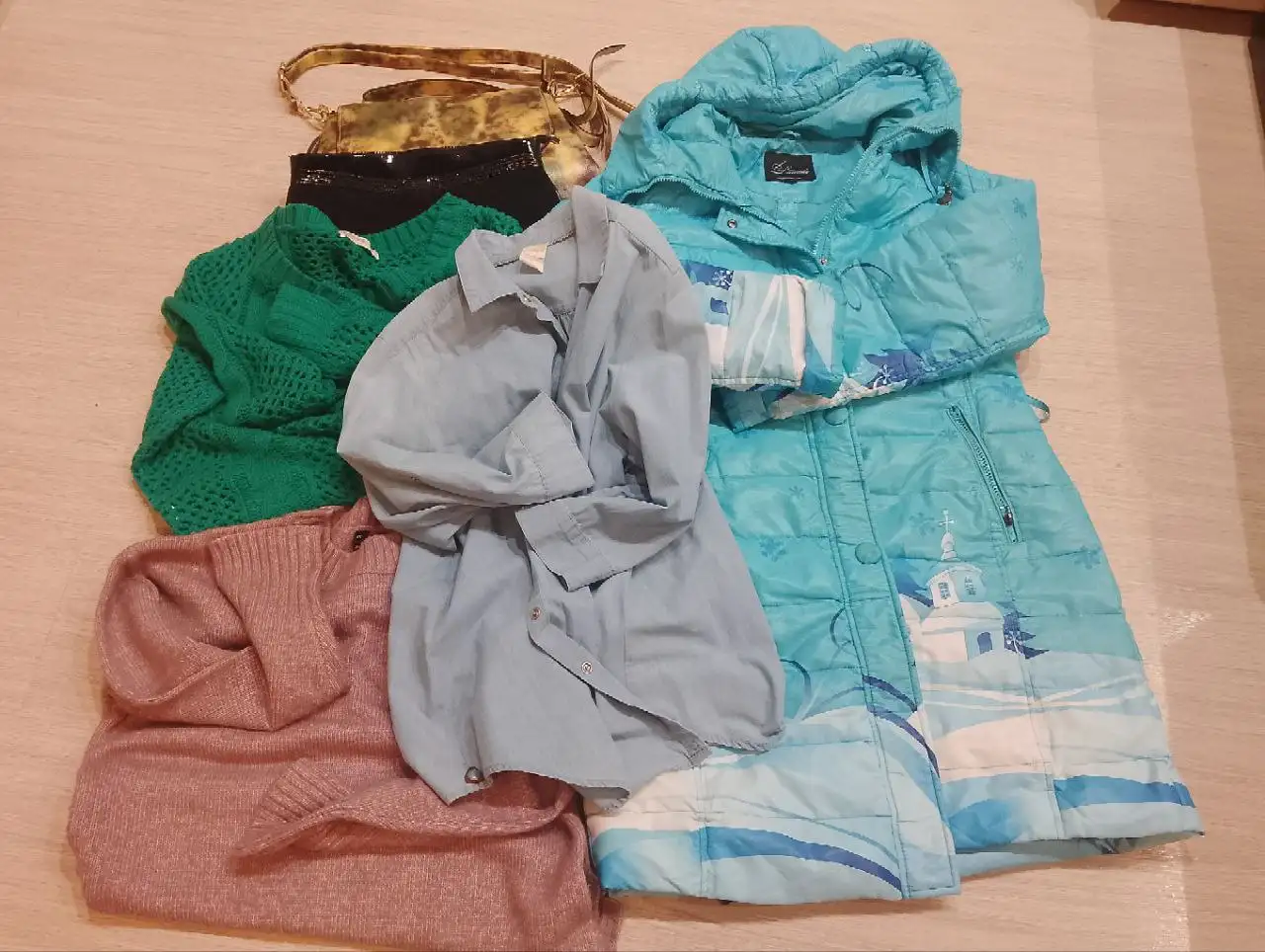 Женские вещи 46 размер и сумки - Женская одежда и аксессуары (Одежда) в Сургут