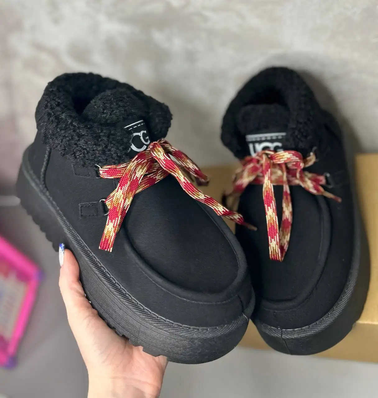 Продам новые UGG - Обувь (Одежда) в Сургут