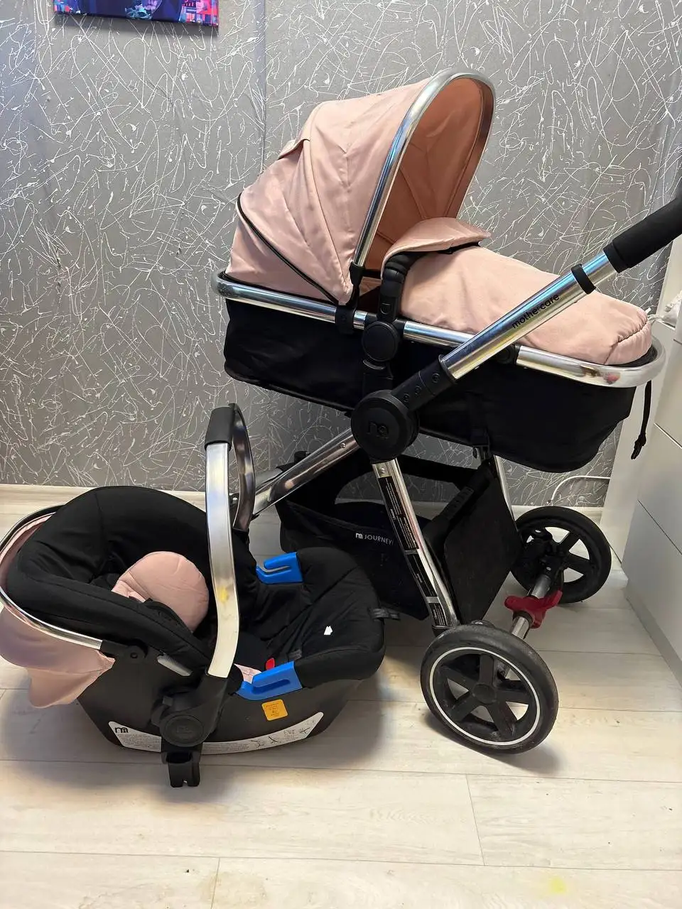 Продажа детских товаров: кенгуру, стульчик для купания, кровать трансформер, прыгунки, коляска 3в1 - Товары для детей в Сургут