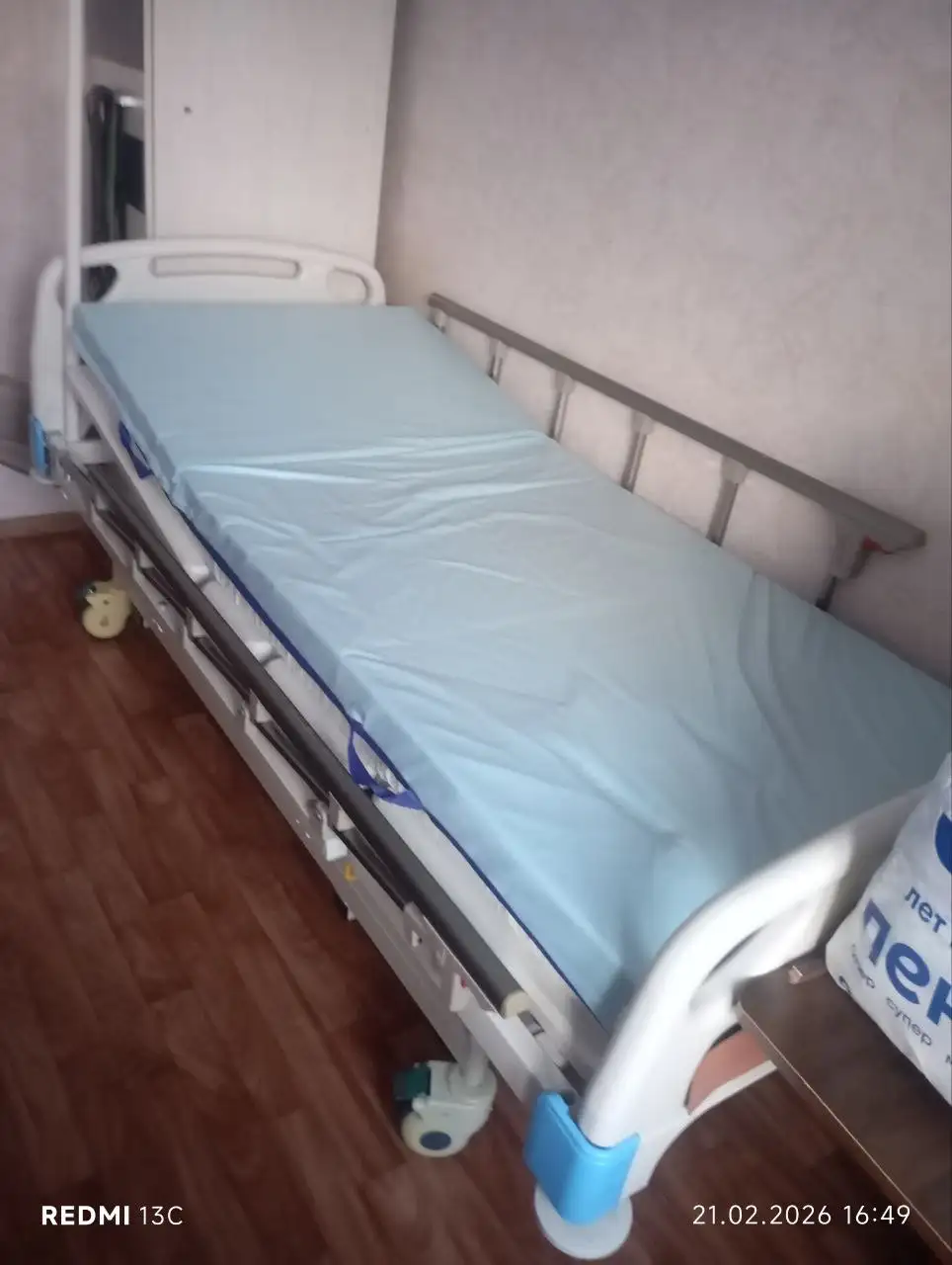 Продам медицинскую ортопедическую кровать с матрасом - Медицинское оборудование (Для дома и дачи) в Сургут