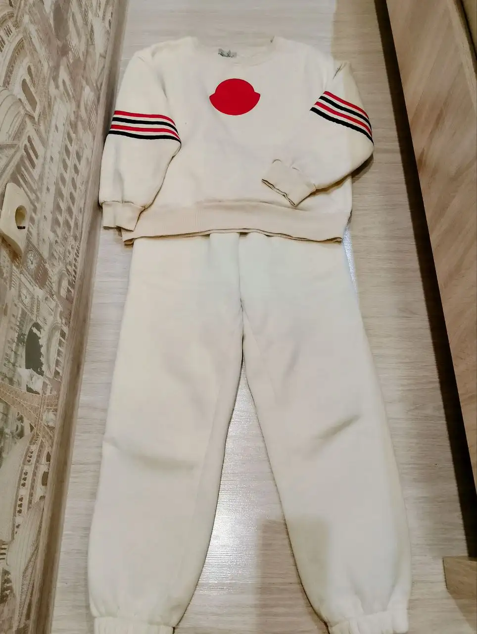 Продам теплый костюм 46-48 - Одежда в Сургут