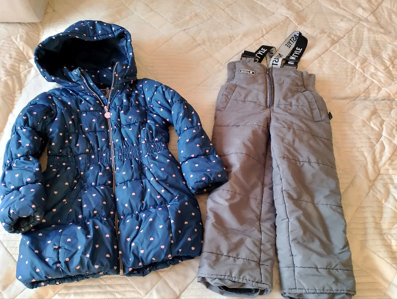 Демисезонная куртка и брюки 110 размер - Верхняя одежда (Одежда) в Сургут