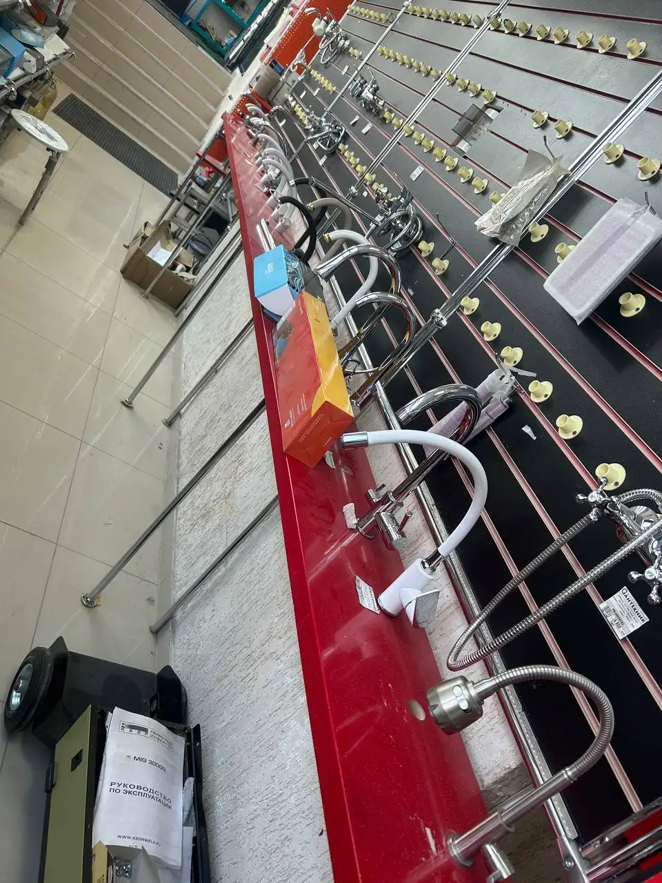 Продажа новых смесителей и моек для кухни и ванной - Сантехника (Для дома и дачи) в Сургут