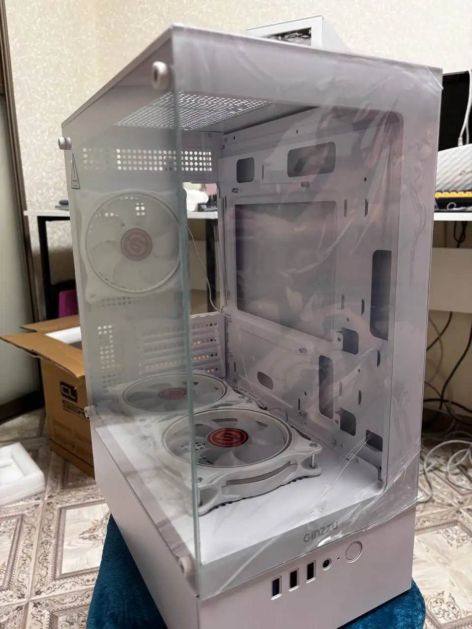 Корпус mATX с RGB вентиляторами и стеклянными панелями - Компьютерные корпуса (Электроника) в Сургут