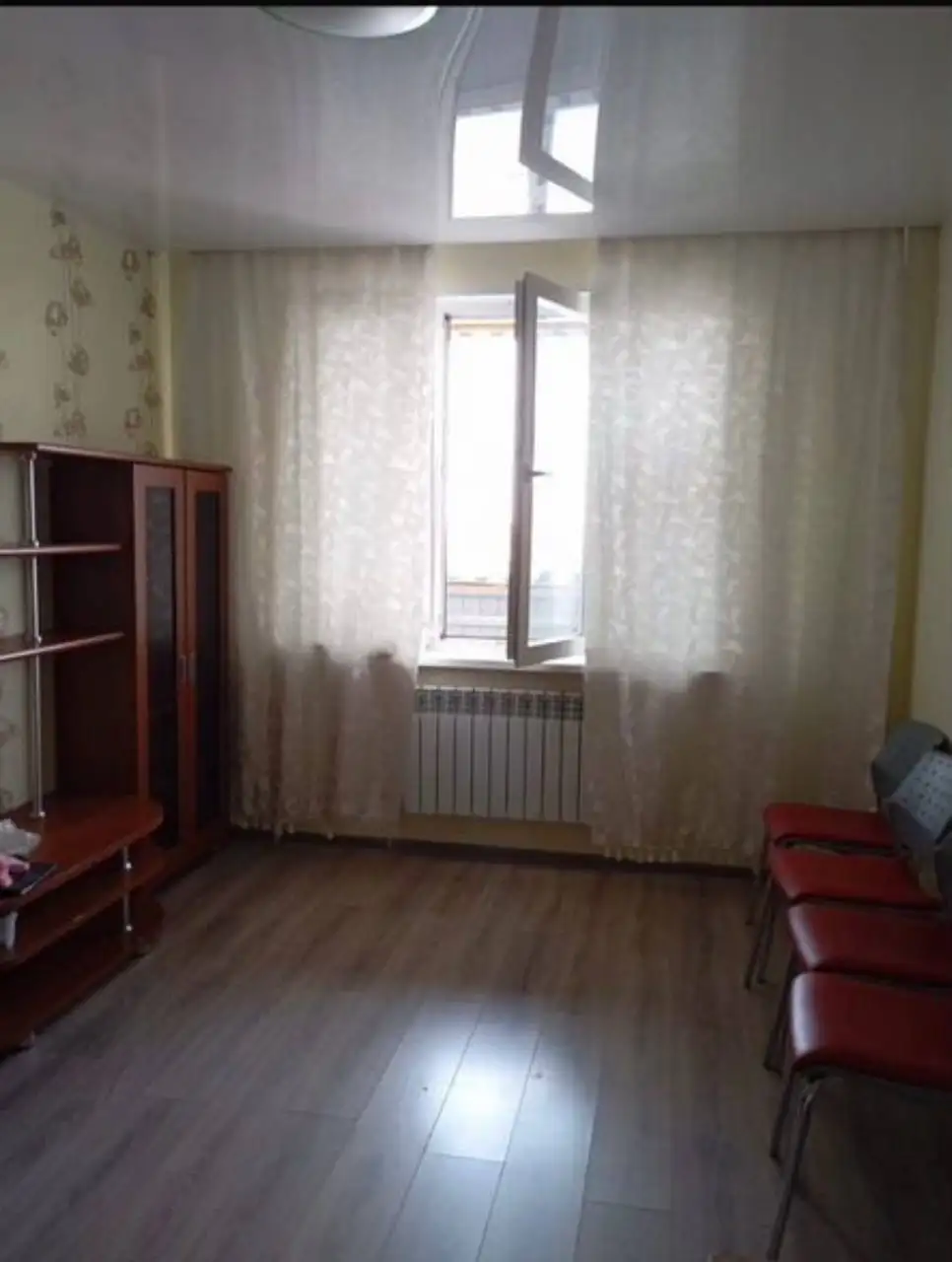 Сдам 1+ комнатную квартиру на Ивана Захарова - Аренда квартир (Недвижимость) в Сургут