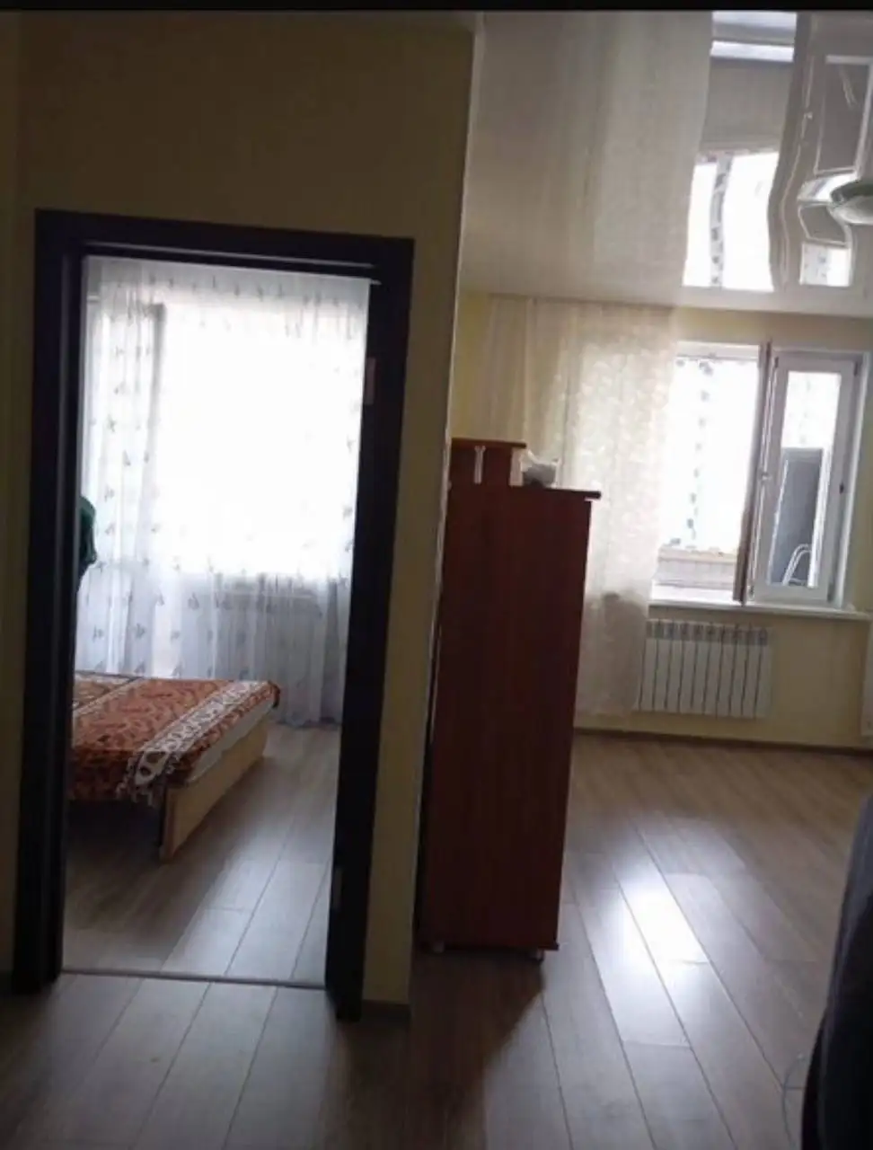 Сдам 1+ комнатную квартиру на Ивана Захарова - Аренда квартир (Недвижимость) в Сургут