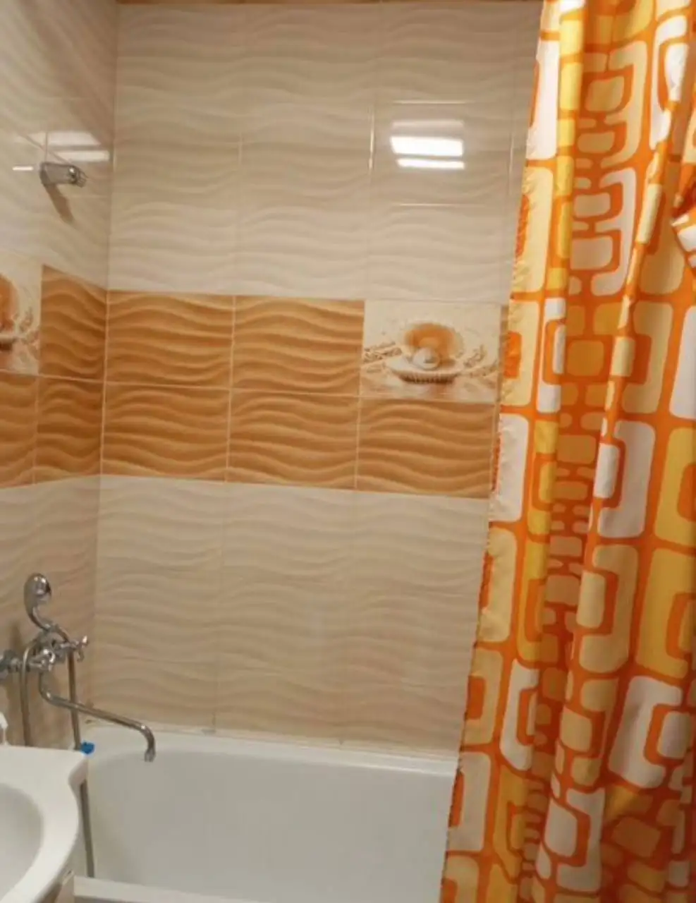 Сдам 1+ комнатную квартиру на Ивана Захарова - Аренда квартир (Недвижимость) в Сургут