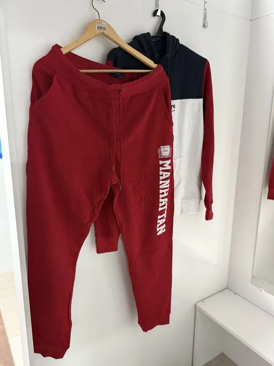 Новые штаны и кофта с бирками - Одежда в Сургут