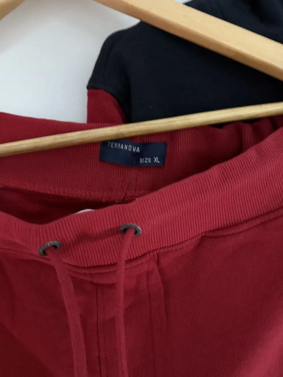 Новые штаны и кофта с бирками - Одежда в Сургут