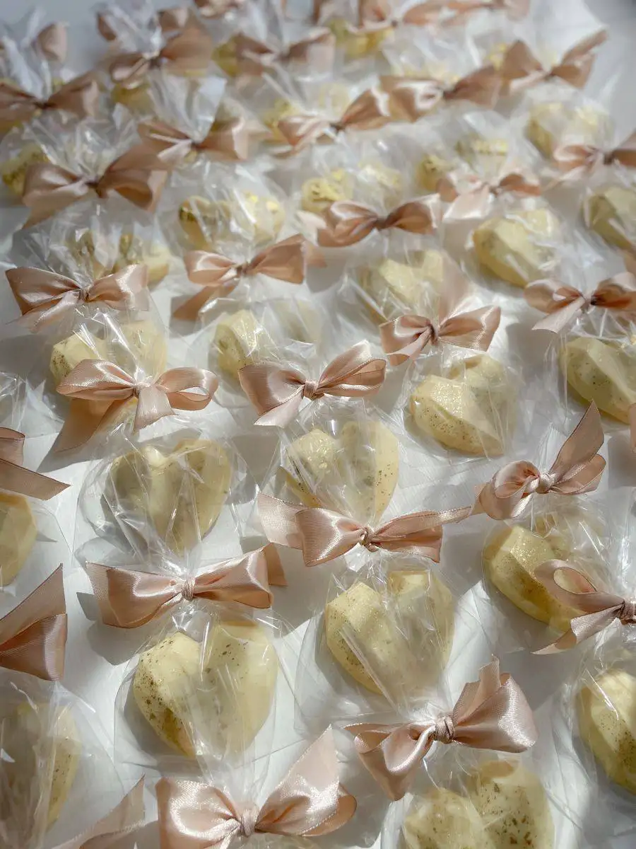 Клубника в шоколаде и шоколадные конфеты ручной работы - Сладости ручной работы (Хобби и отдых) в Нефтеюганск