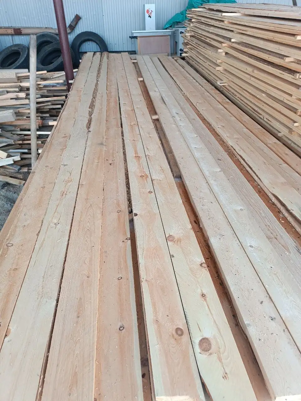 Доска второй сорт разных размеров - Строительные материалы (Для дома и дачи) в Сургут