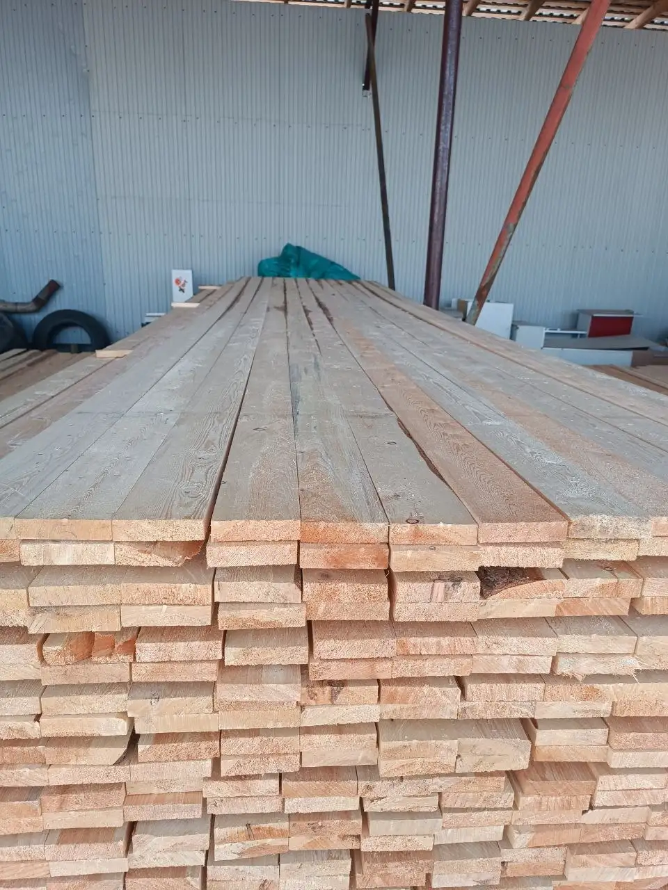 Доска второй сорт разных размеров - Строительные материалы (Для дома и дачи) в Сургут