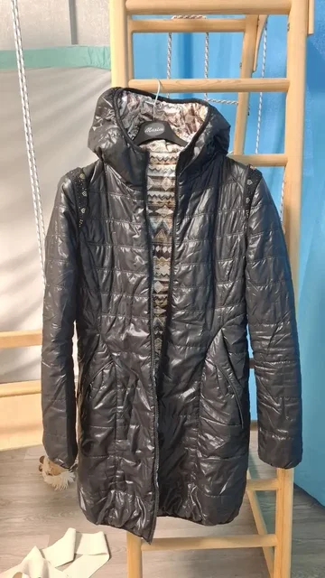 Куртка демисезонная двусторонняя размер 40-42-(44) - Головные уборы в Сургут