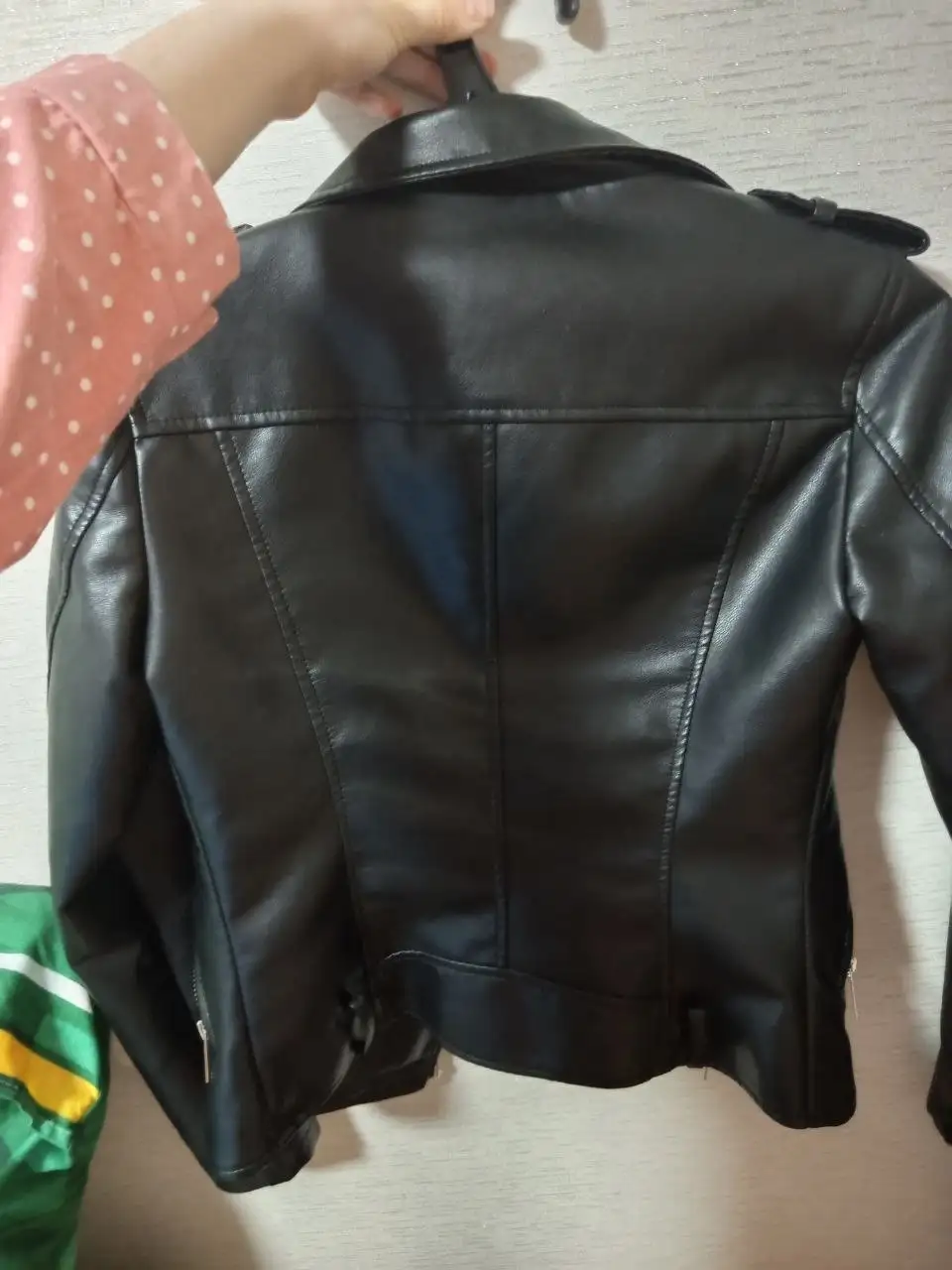 Продам кожаную демисезонную куртку размер S - Верхняя одежда (Одежда) в Сургут