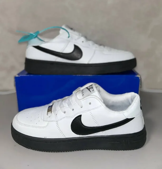 Кроссовки мужские Nike новые - Пижамы в Сургут