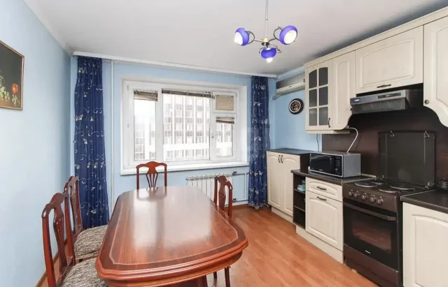 Сдам 2-комнатную квартиру в Тюмени на длительный срок - Коттеджный поселок в Тюмень