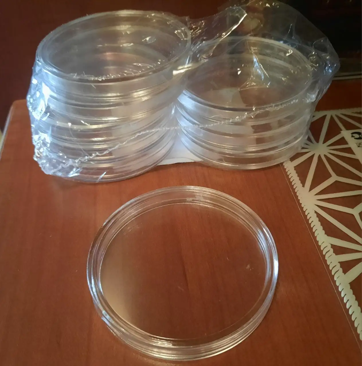 Продажа капсул для монет диаметром 50 мм - Нумизматика (Хобби и отдых) в Сургут