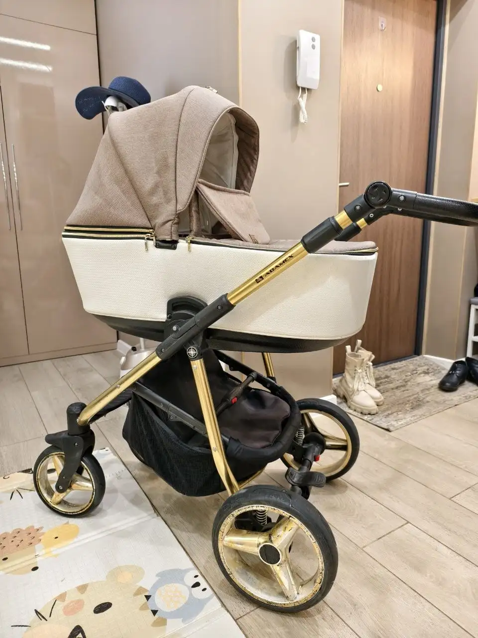 Продается коляска Adamex REGGIO 2 в 1 - Коляски (Товары для детей) в Сургут