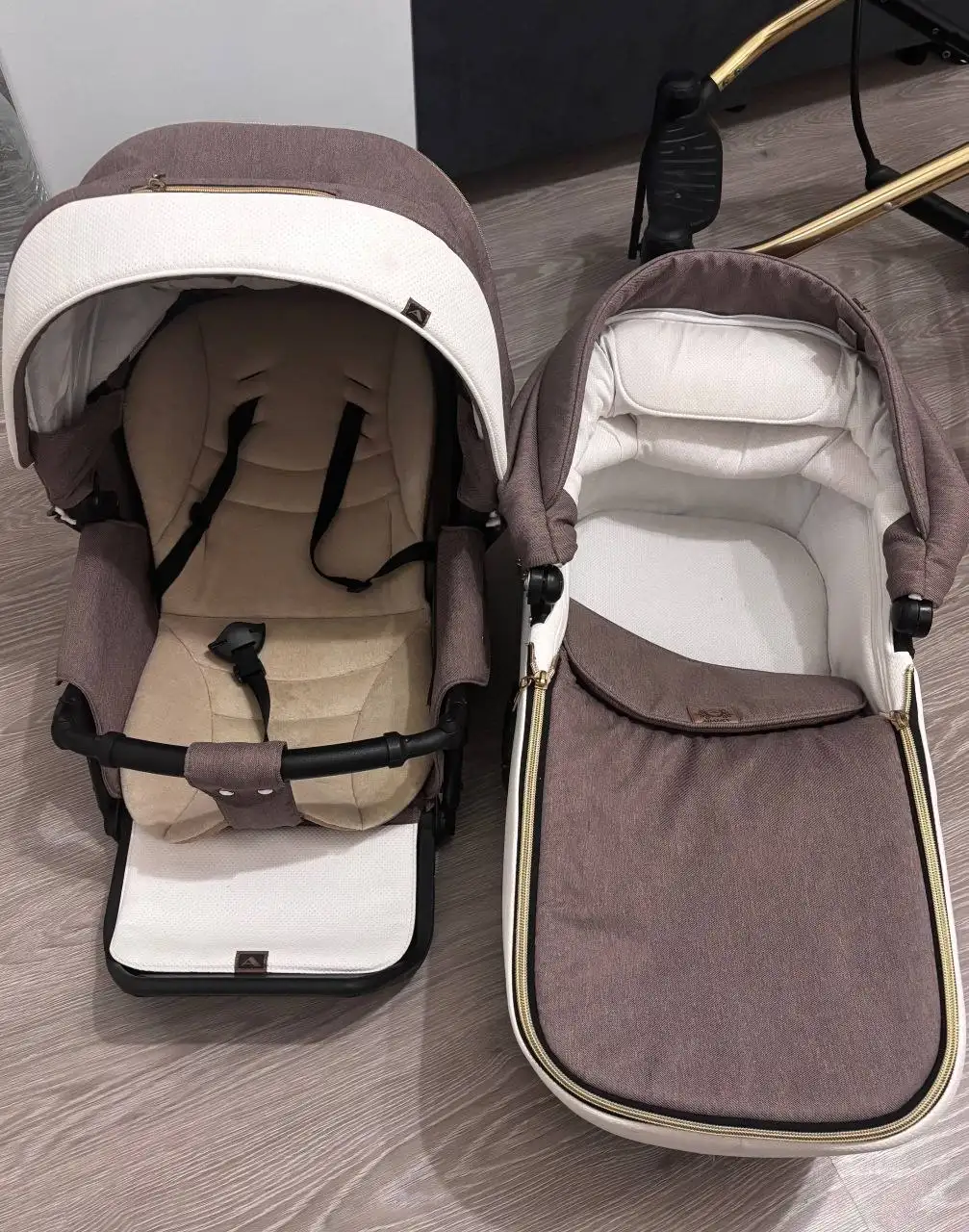 Продается коляска Adamex REGGIO 2 в 1 - Коляски (Товары для детей) в Сургут