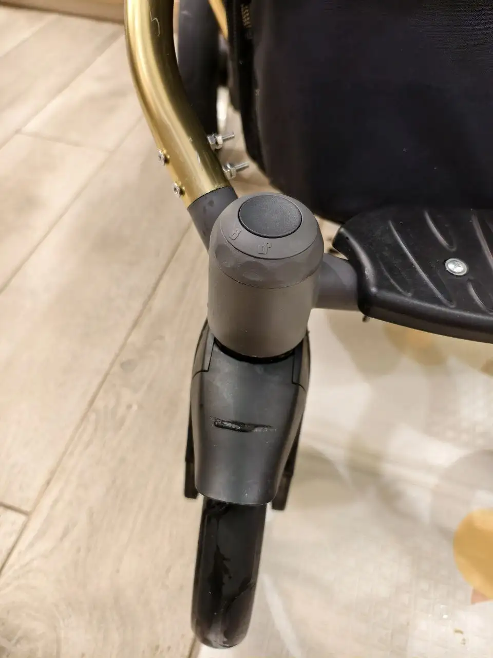 Продается коляска Adamex REGGIO 2 в 1 - Коляски (Товары для детей) в Сургут