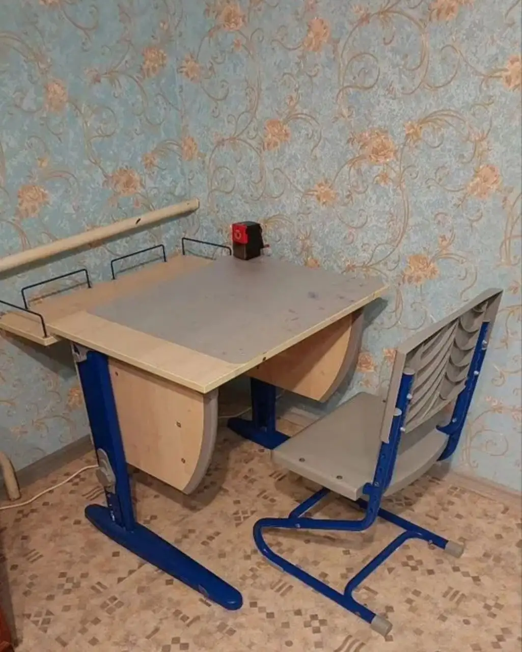 Парта Деми регулируемая - Мебель детская (Товары для детей) в Сургут