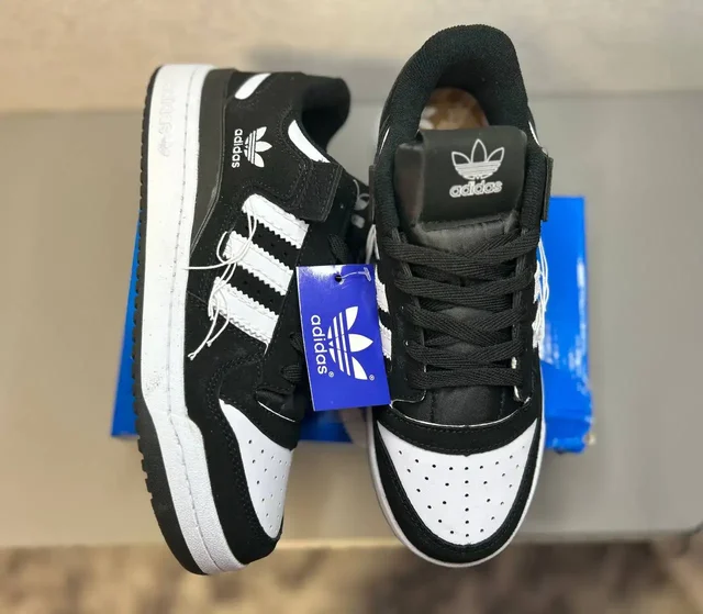 Продам новые мужские кроссовки Adidas - Футболки в Сургут