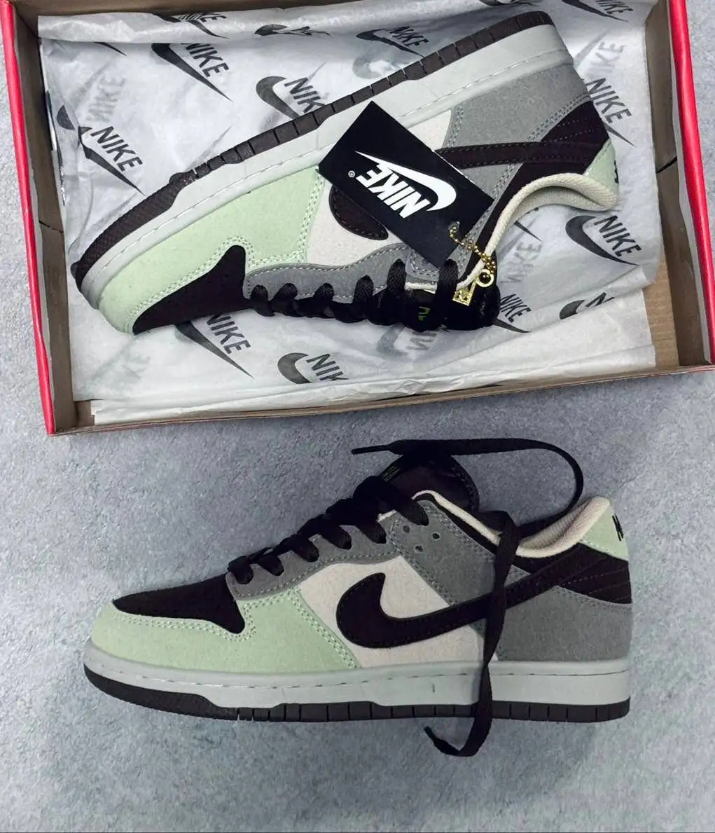 Продам новые кроссовки Nike - Обувь (Одежда) в Сургут