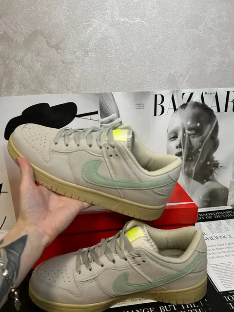 Новые кроссовки Nike - Платья и юбки в Сургут
