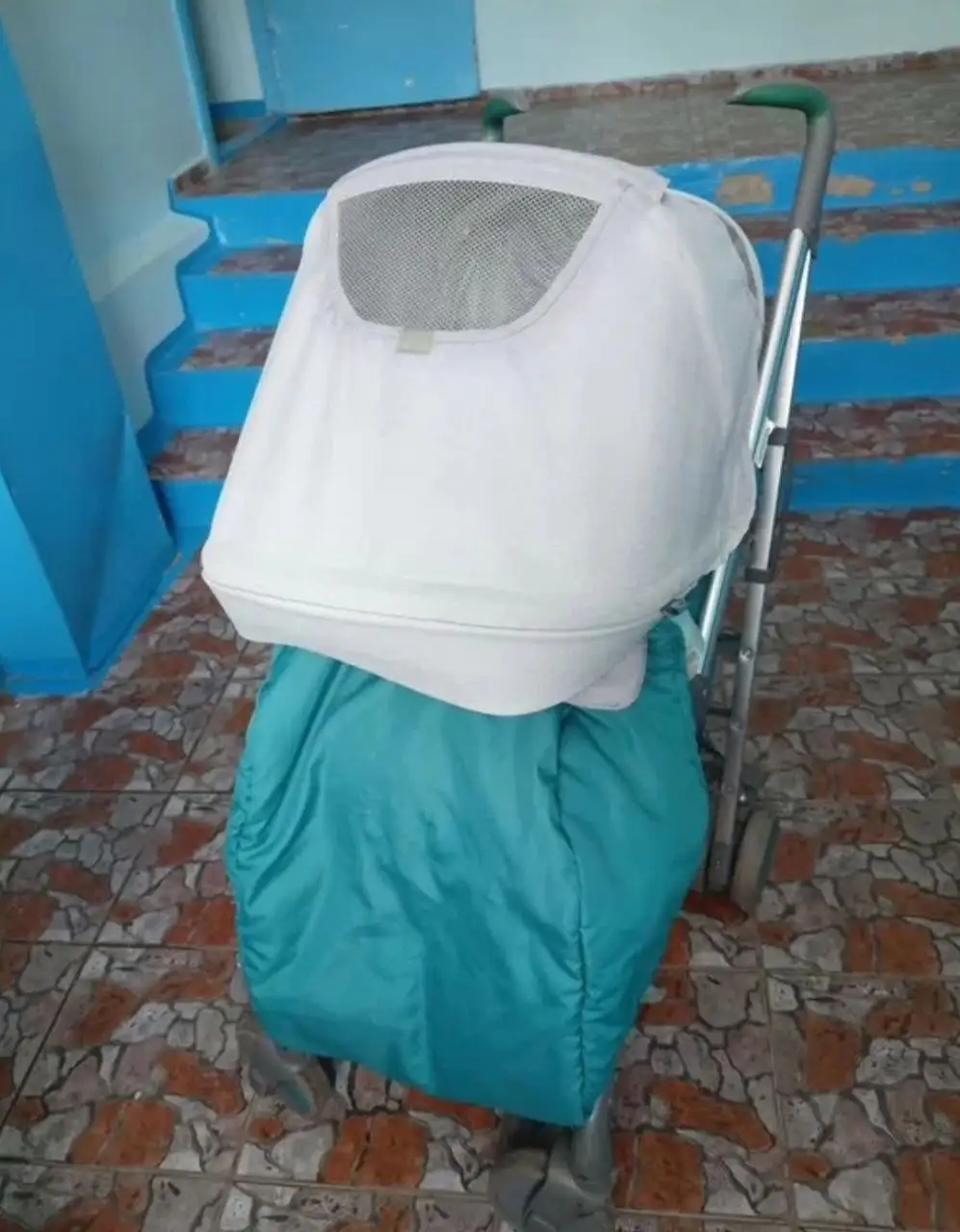 Продам прогулочную коляску б/у - Коляски (Товары для детей) в Сургут