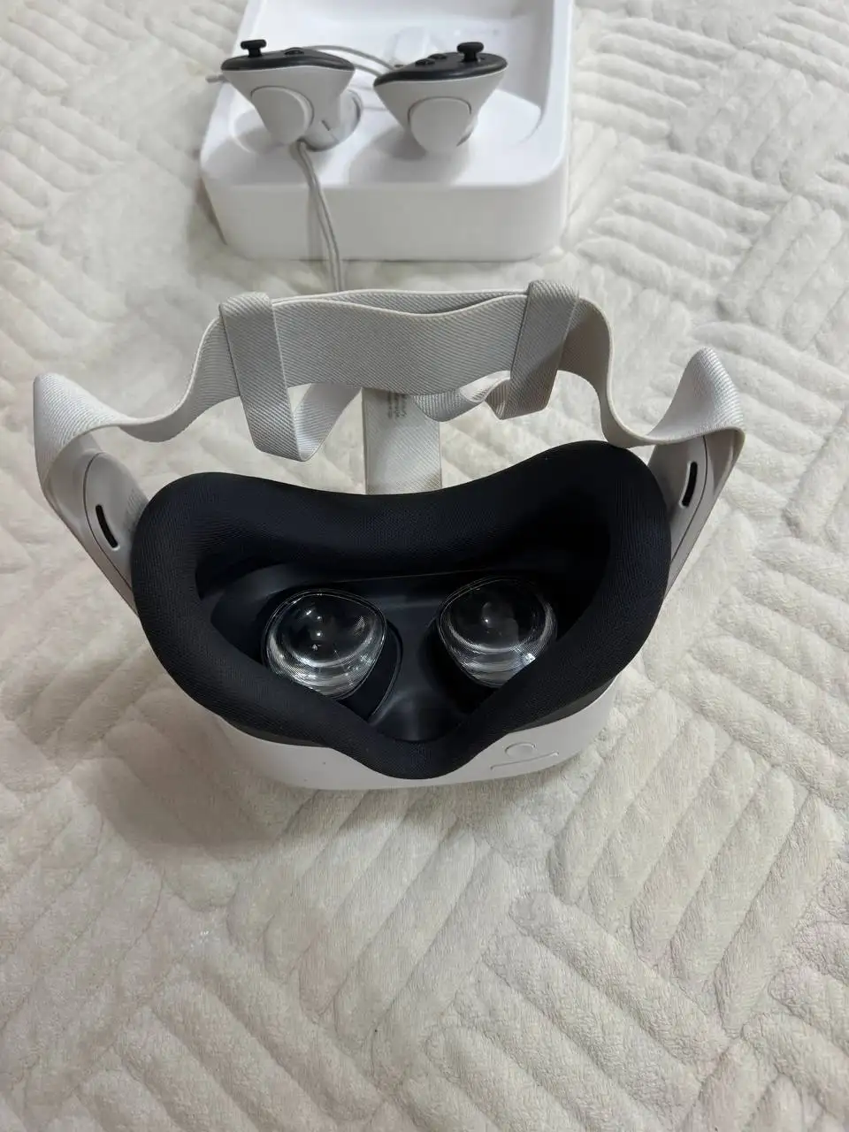 Oculus Quest 3S VR шлем - VR-шлемы (Электроника) в Сургут