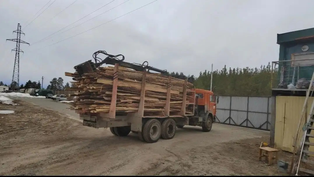 Продам горбыль сухой толстый - Пиломатериалы (Для дома и дачи) в Сургут