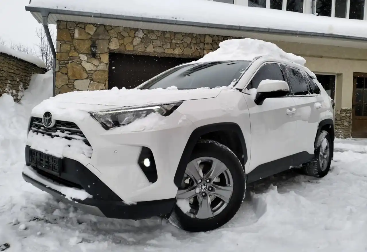 Toyota RAV4 2022 V поколение (FL) - Легковые автомобили (Авто) в Махачкала