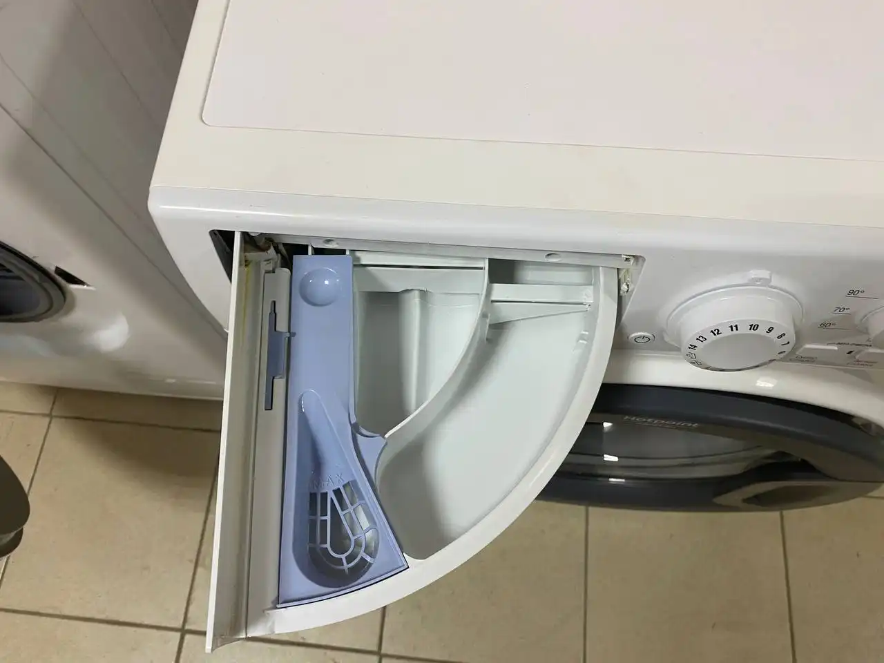 Стиральная машинка Ariston