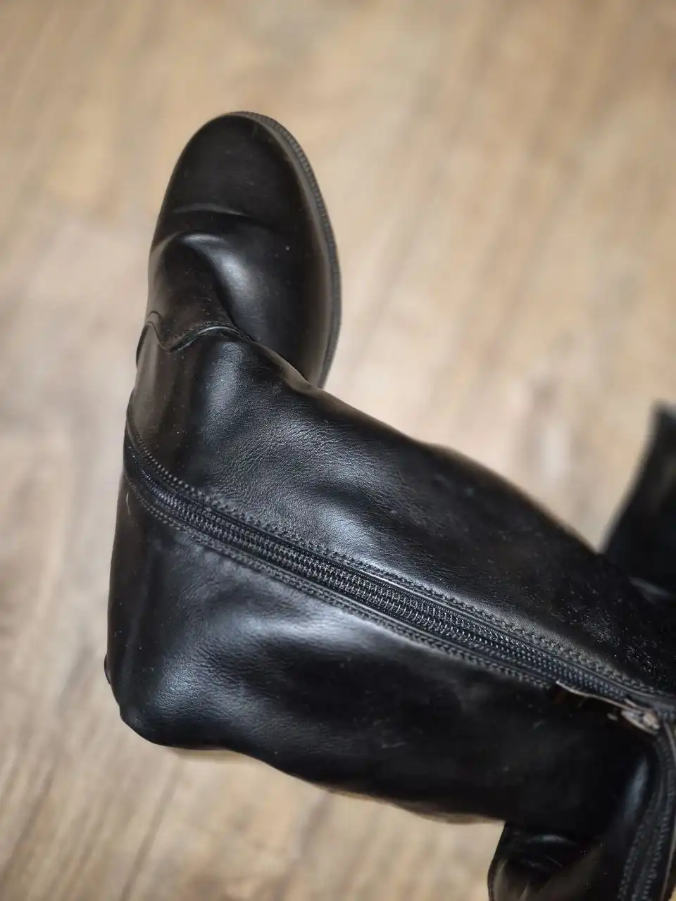 Продам новые сапоги размер 38