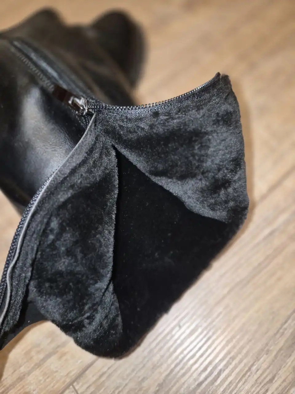 Продам новые сапоги размер 38