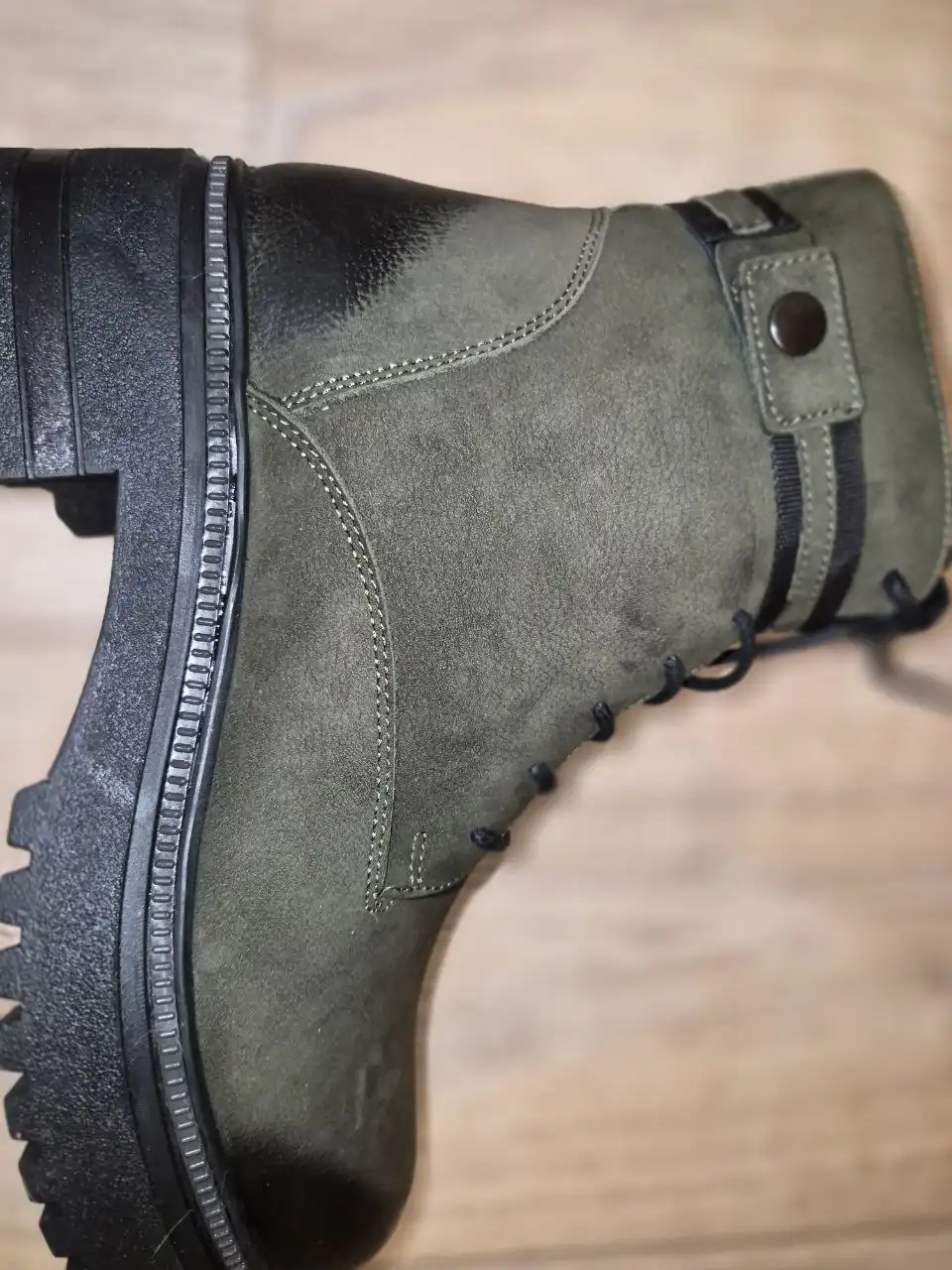 Продам новые женские ботинки, размер 38