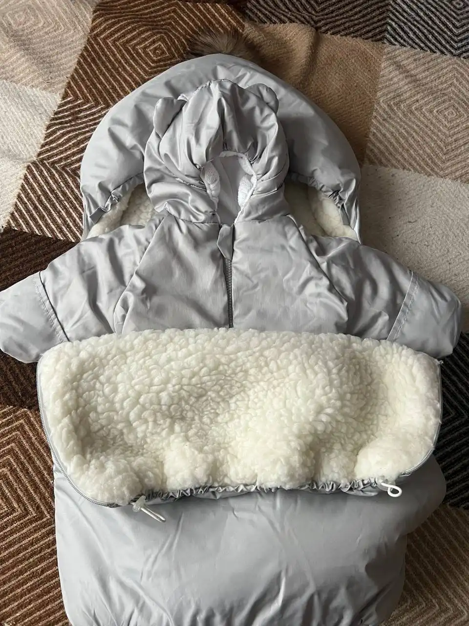 Зимний комбинезон для новорожденного